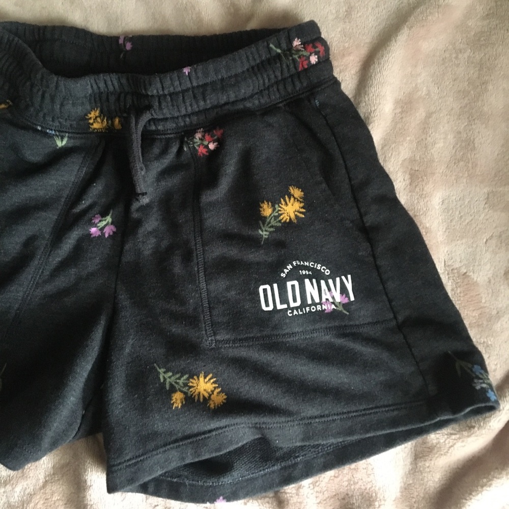 Summer Must! Vintage esq’ Floral Drawstring Shorts